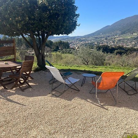 Cabanon Entoure De Montagnes Et D'Oliviers Villa Nyons Eksteriør billede