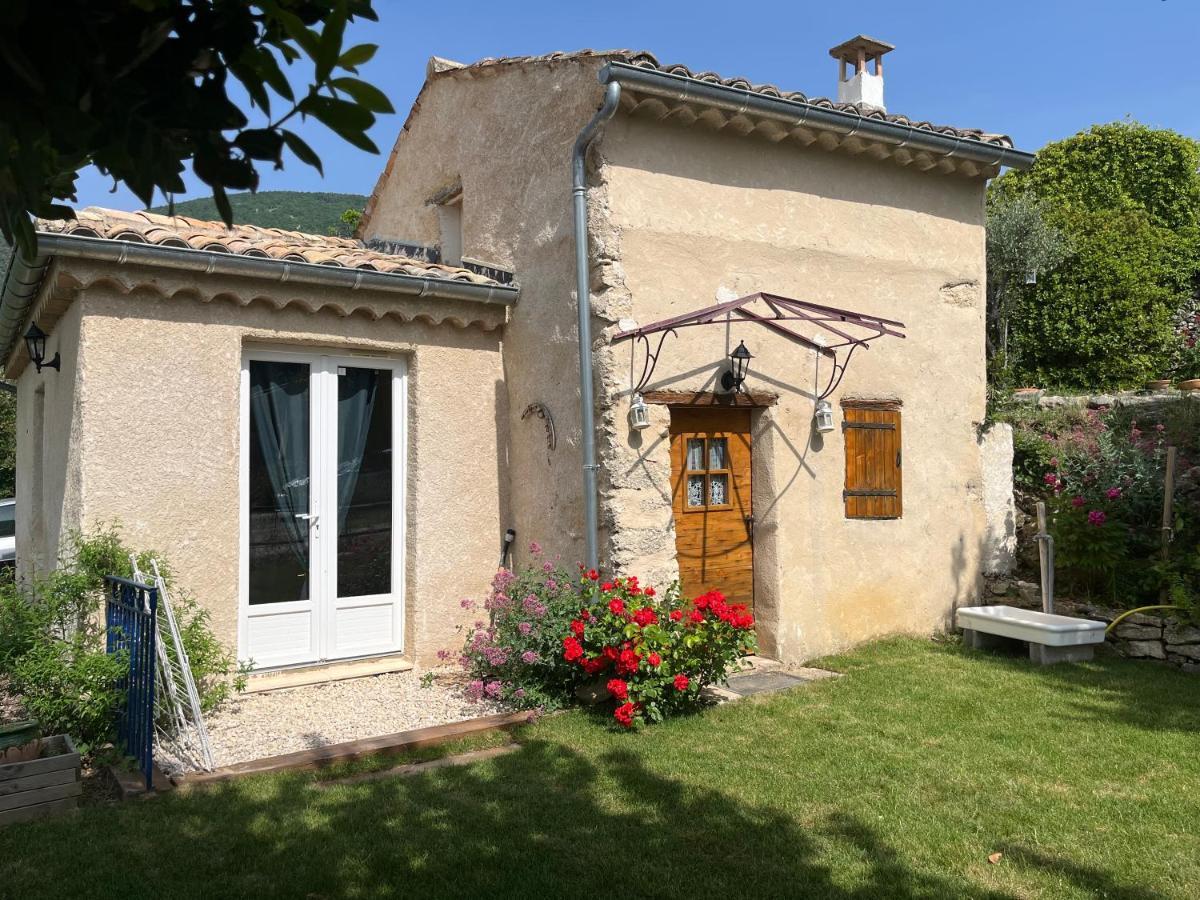 Cabanon Entoure De Montagnes Et D'Oliviers Villa Nyons Eksteriør billede