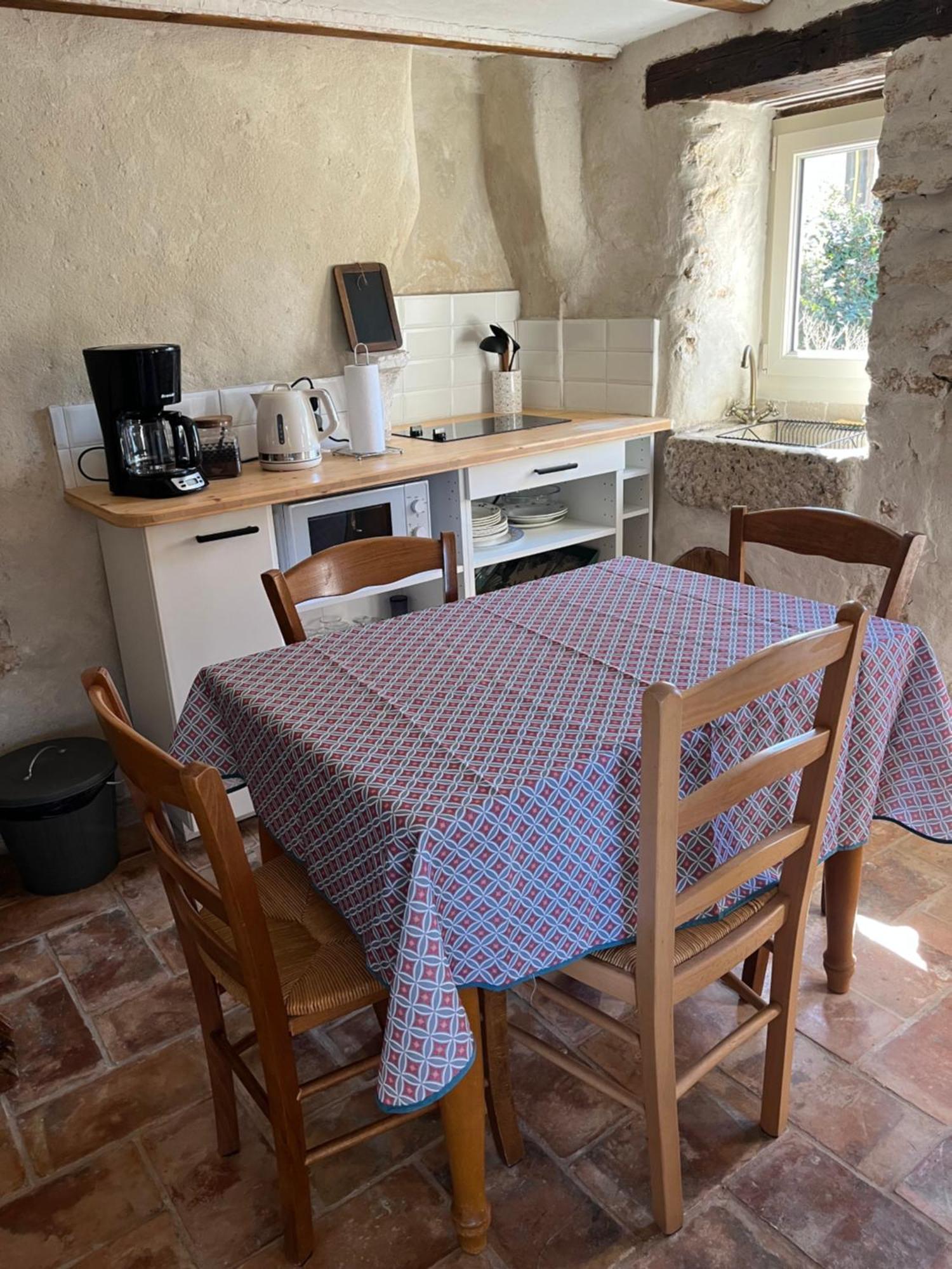 Cabanon Entoure De Montagnes Et D'Oliviers Villa Nyons Eksteriør billede