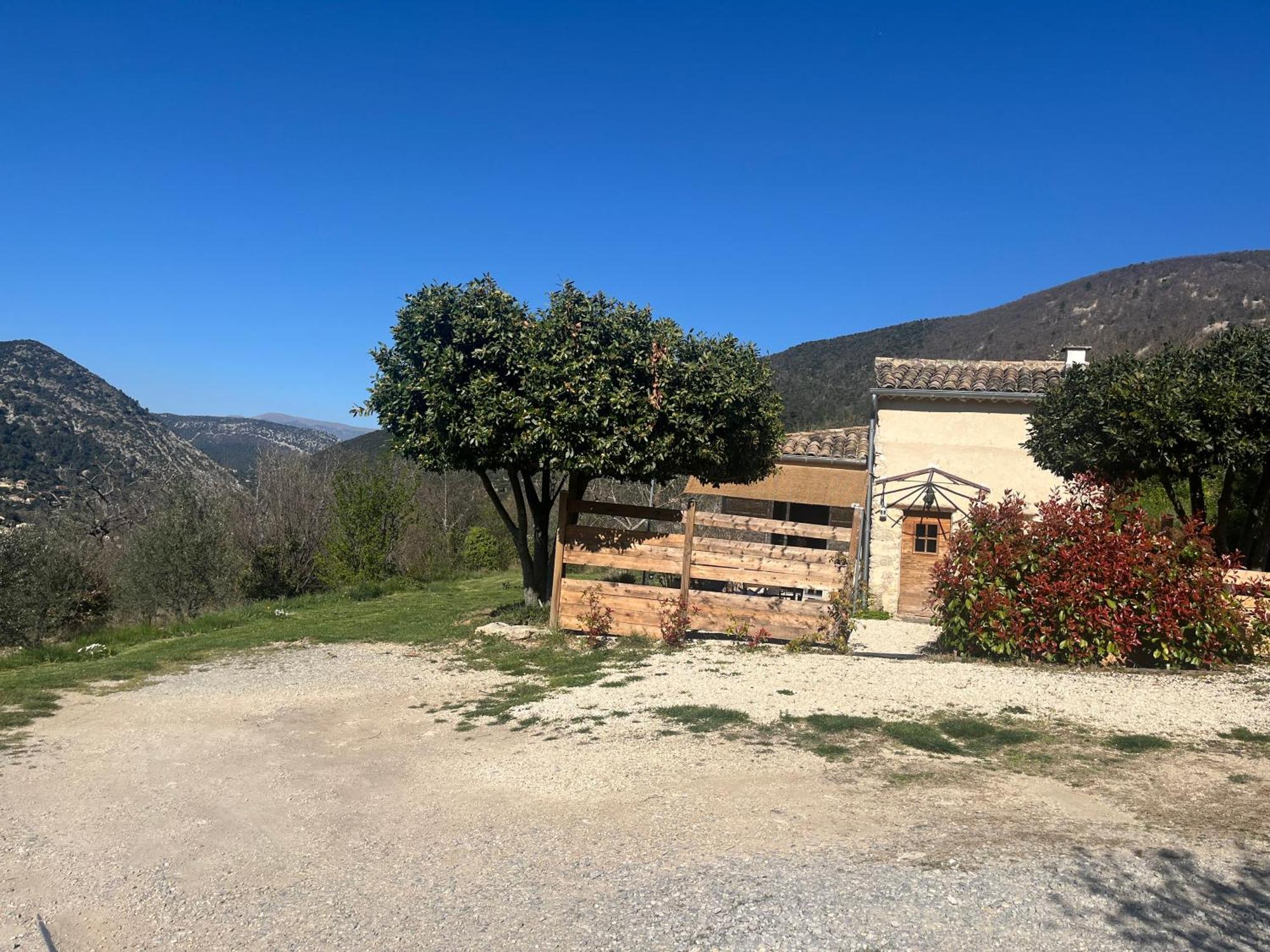 Cabanon Entoure De Montagnes Et D'Oliviers Villa Nyons Eksteriør billede
