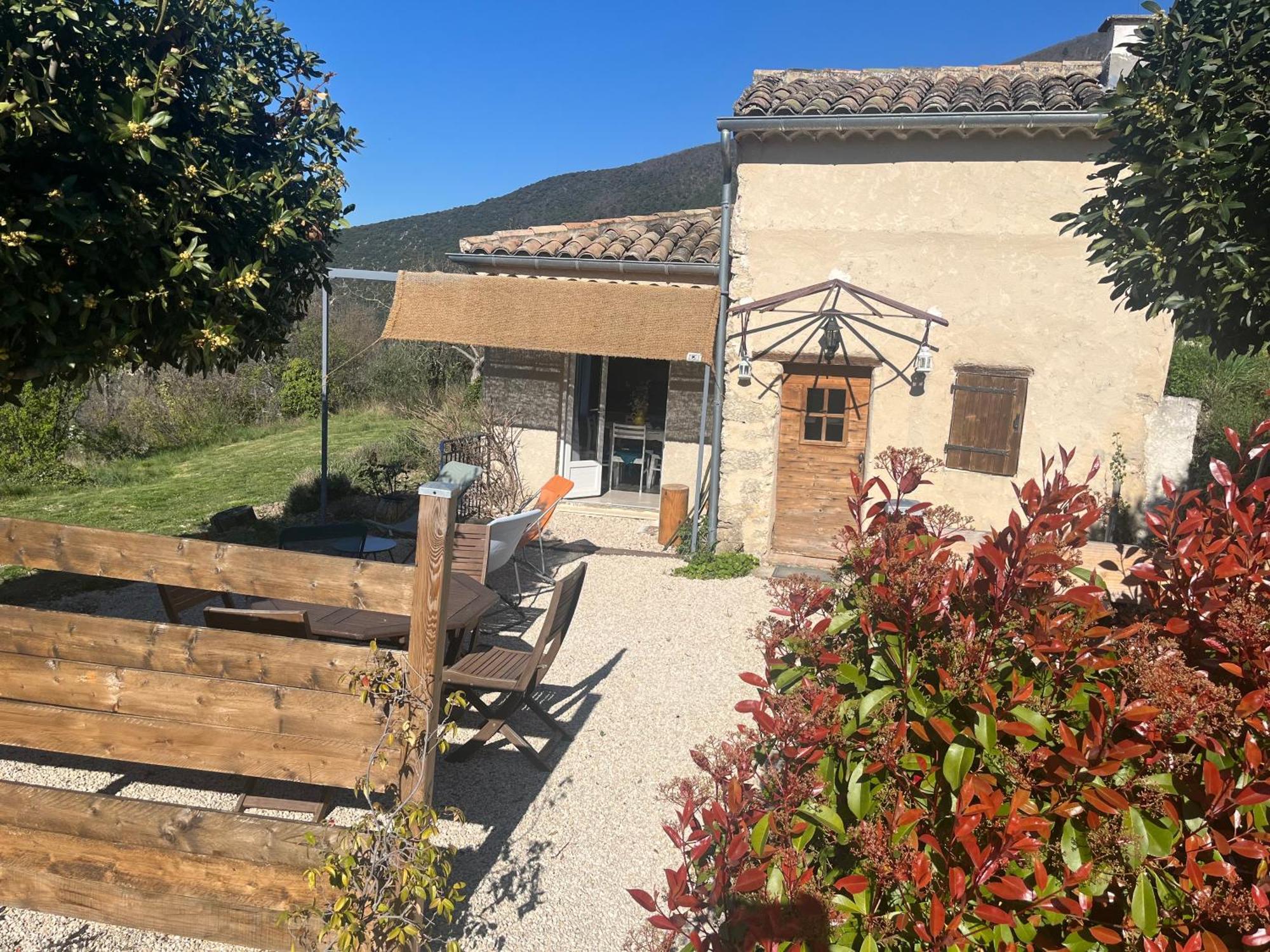 Cabanon Entoure De Montagnes Et D'Oliviers Villa Nyons Eksteriør billede