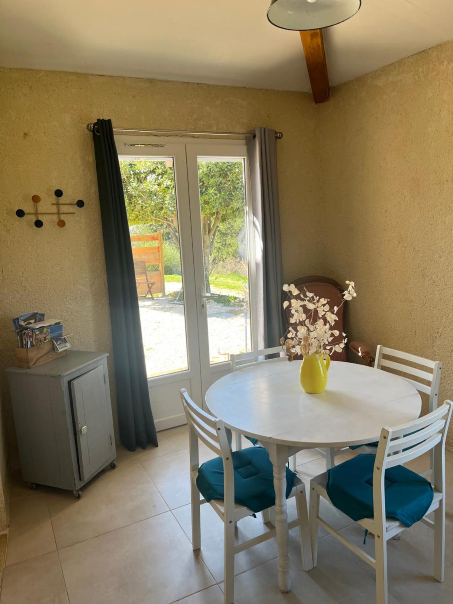 Cabanon Entoure De Montagnes Et D'Oliviers Villa Nyons Eksteriør billede